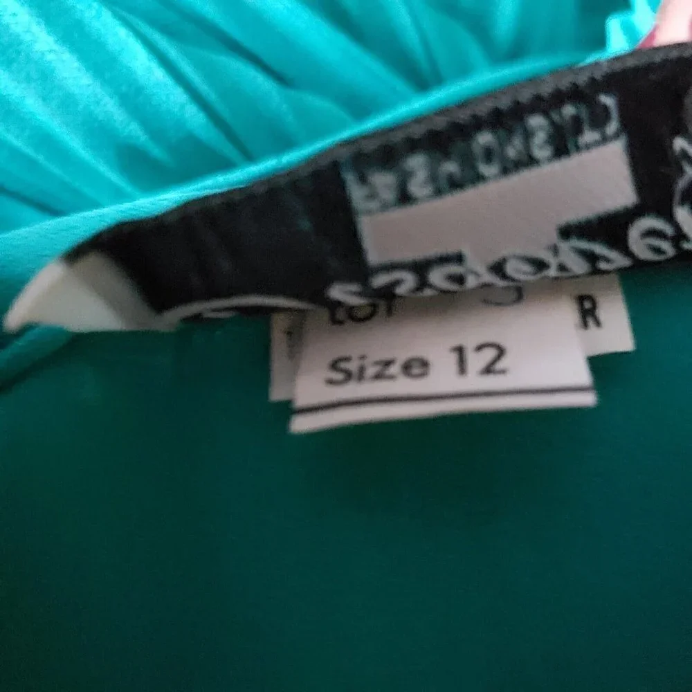 Vintage Discovery Fashion LTD. Size 12 Green Pleated Polyester Dress